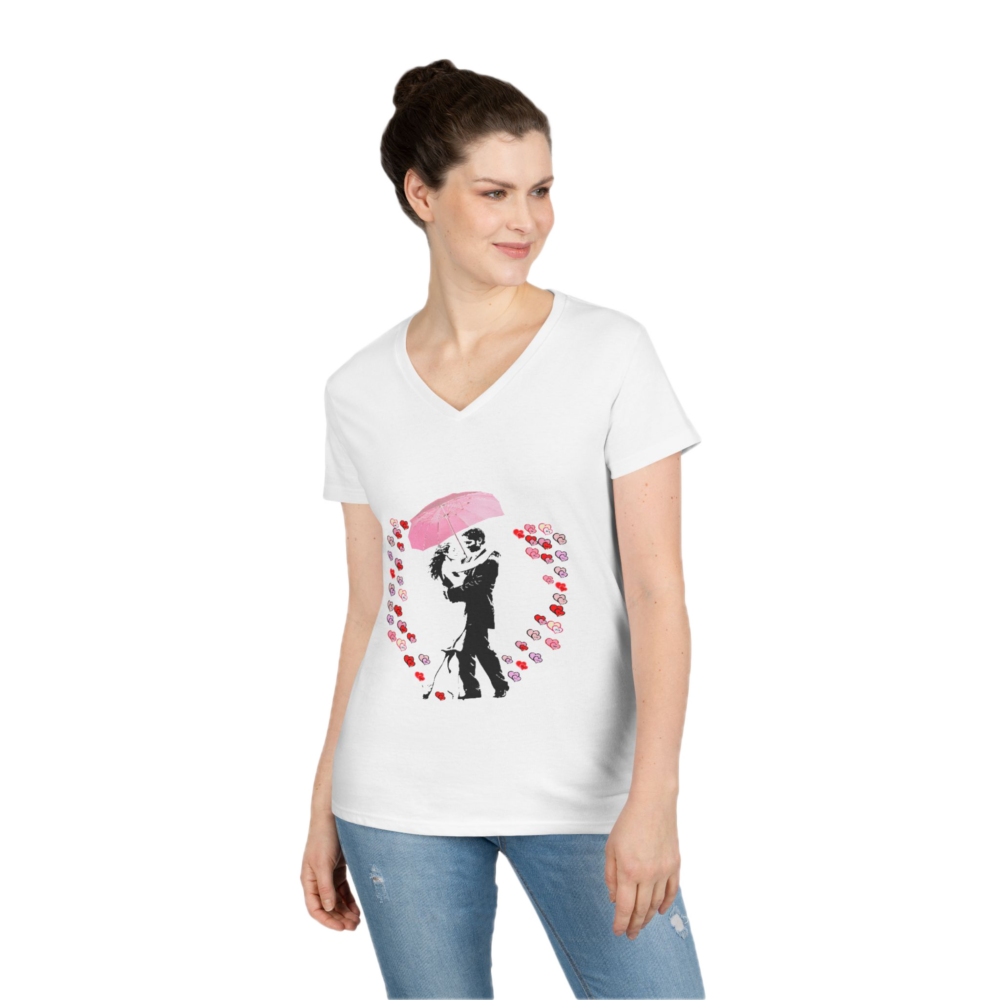 t-shirt mag vneck Cute Graphic Heart T-Shirt for Couples & Friends